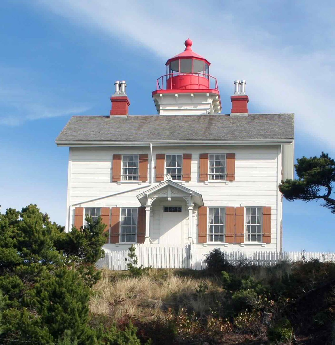 USLHS (@uslhs) on Twitter photo On Jan. 15, a large crane lifted the lantern off Yaquina Bay Lighthouse, Newport, OR, loaded it onto a flatbed truck to haul it off. All part of a $1.6M project to restore the exterior of the lighthouse by <a href="/OregonParksDept/">Oregon Parks Dept.</a>. This & more #lighthousenews:
dev.lighthouse-society.org/news/lighthous… On Jan. 15, a large crane lifted the lantern off Yaquina Bay Lighthouse, Newport, OR, loaded it onto a flatbed truck to haul it off. All part of a $1.6M project to restore the exterior of the lighthouse by <a href="/OregonParksDept/">Oregon Parks Dept.</a>. This & more #lighthousenews:
dev.lighthouse-society.org/news/lighthous…