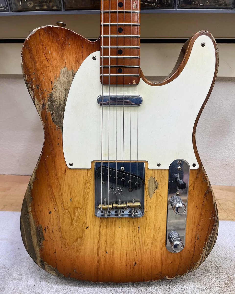 Fender's tweet image. Happy #TeleTuesday! We're loving this 3 Color Sunburst Tele from Levi Perry. ☀️ This beauty is headed to Cream City Music in Milwaukee.