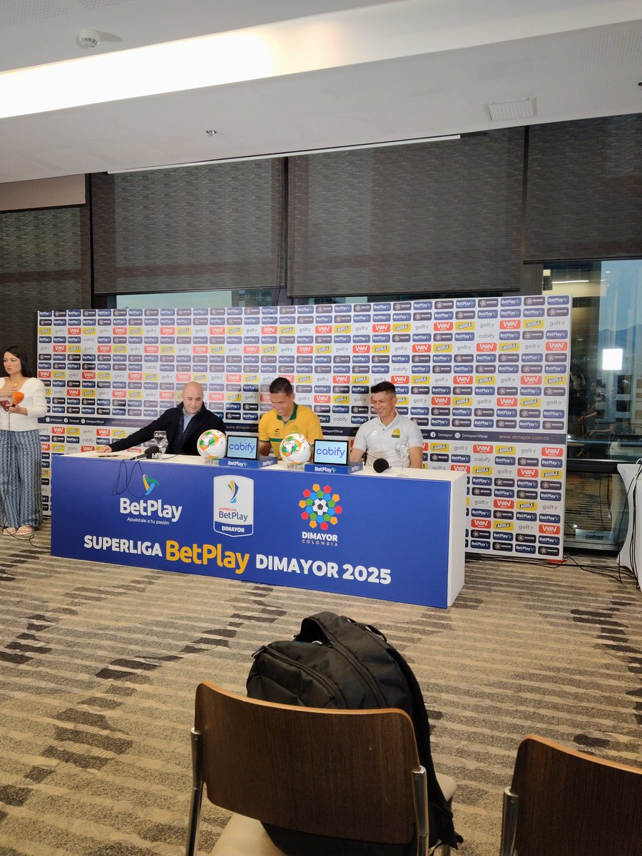 Ya estamos en la noticia.

Rueda de prensa previa al primer partido de la #SuperLiga BETPLAY DIMAYOR 2025.

En la jugada con <a href="/F12radiotv/">F12RADIOTV Tú Canal Deportivo</a> 

<a href="/nacionaloficial/">Atlético Nacional</a>
<a href="/ABucaramanga/">Atlético Bucaramanga</a>