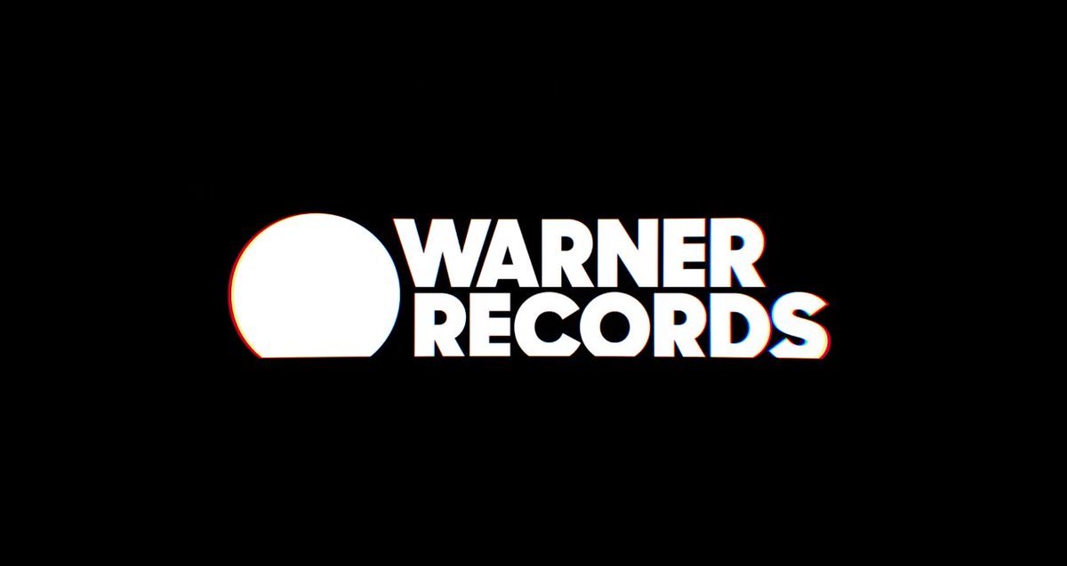 PopBase's tweet photo. JISOO has signed a solo deal with Warner Records. https://t.co/fn7KUYtjKK