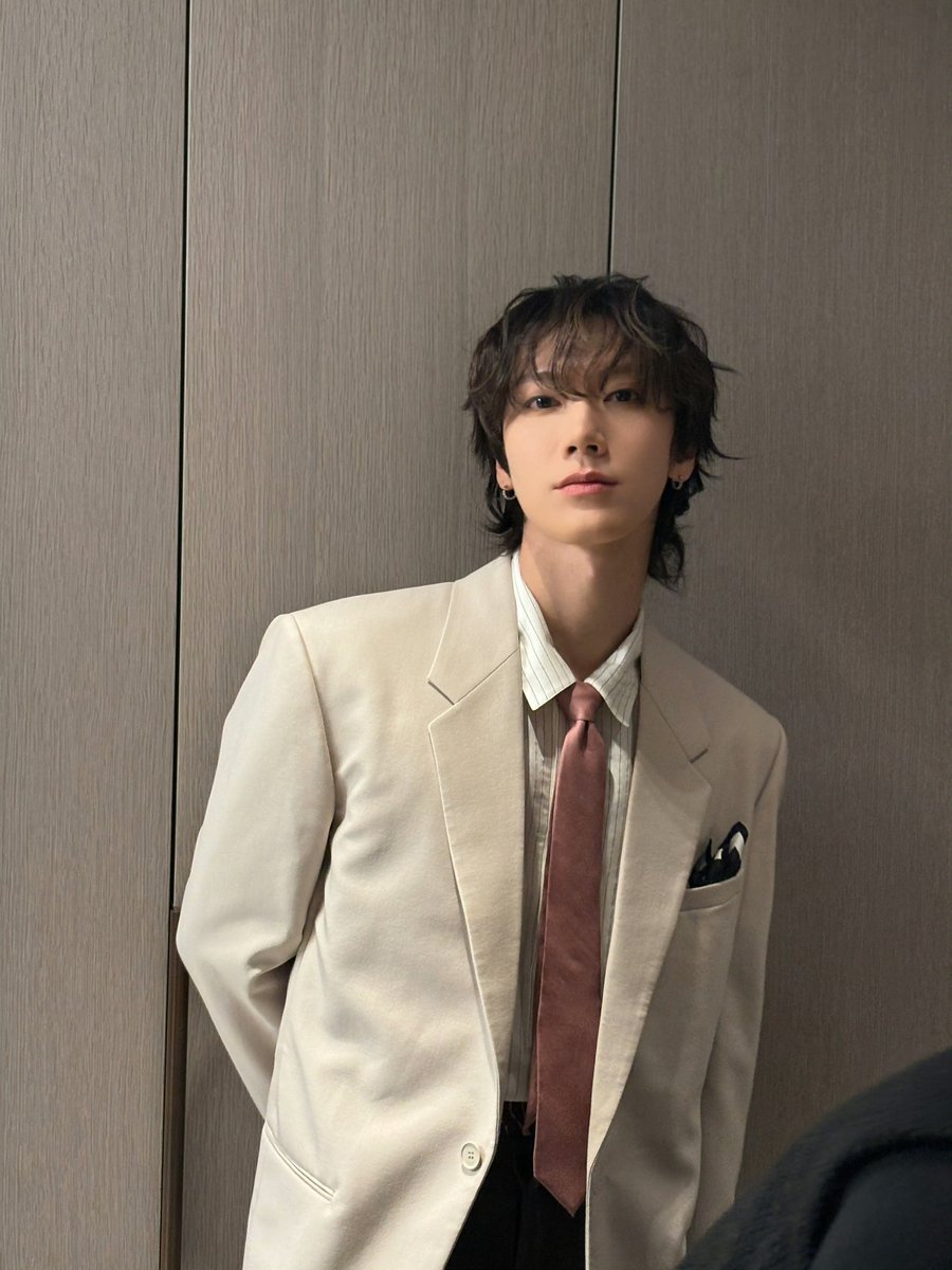 TEN_TH's tweet photo. 🤍

#TENLEEhitsYSLMW25 
#TEN #TENLEE #เตนล์ #텐 https://t.co/G86nkcEaFr