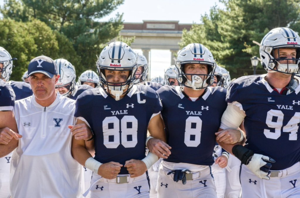 #AGTG After a great meeting with <a href="/maknight3/">Coach Marcus Knight</a> I am blessed to receive an offer from <a href="/yalefootball/">Yale Football</a> 
@Coachstewnewman <a href="/YUFBRecruiting/">Yale Football Recruiting</a> <a href="/PrepRedzoneLA/">Prep Redzone Louisiana</a> <a href="/JeritRoser/">Jerit Roser</a> <a href="/LAvsAllYall/">Louisiana vs. All Y’all</a>