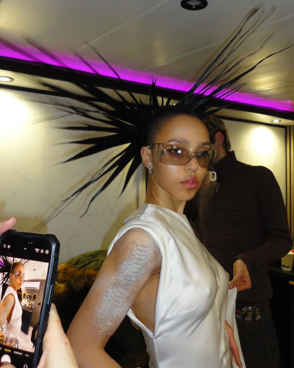 best of fka twigs tweet media