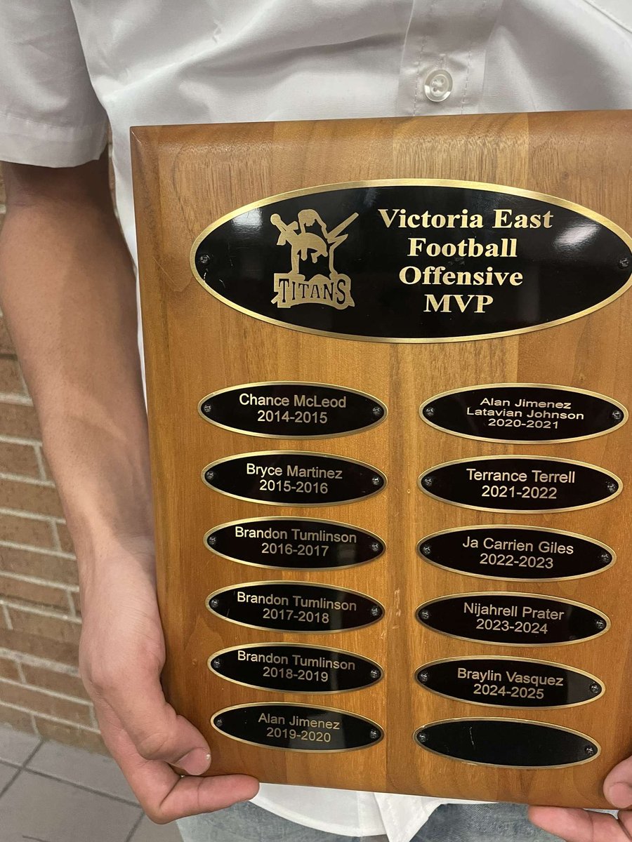 Braylin Vasquez (@braylin2025) on Twitter photo offense MVP bro special team, MVP victoria east football banquet C/O 2025 <a href="/Cjefferson2025/">Caleb Jefferson</a> @RecruitVicEast offense MVP bro special team, MVP victoria east football banquet C/O 2025 <a href="/Cjefferson2025/">Caleb Jefferson</a> @RecruitVicEast