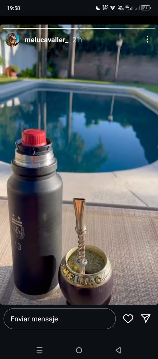 simplementandy's tweet image. Mas Tatiana no se puede. Repostea un tuit que dice básicamente que no se va arrastrar por ningún macho. Y después publica esta foto. Claramente, el empoderamiento femenino es arrastrarse por el macho de la hermana. @MatiasSkinner95