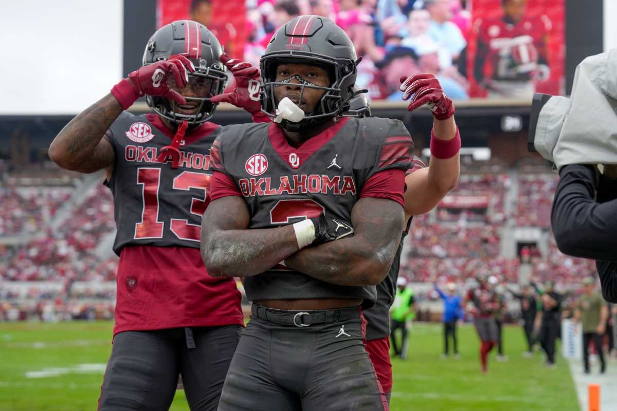Jayden Miles (@milesjayden29) on Twitter photo #AGTG After a Great talk with <a href="/DeMarcoMurray/">DeMarco Murray</a> I am Blessed to receive an offer from THE UNIVERSITY OF OKLAHOMA #GOSOONERS🔴
<a href="/samspiegs/">Sam Spiegelman</a>
<a href="/CoachFuller_CHS/">Hudson Fuller</a>
<a href="/TerryMinor_/">Terry Minor</a>
<a href="/KenAnioJr/">Ken Anio</a>
<a href="/GEORGELHART/">Coach George L. Hart</a> #AGTG After a Great talk with <a href="/DeMarcoMurray/">DeMarco Murray</a> I am Blessed to receive an offer from THE UNIVERSITY OF OKLAHOMA #GOSOONERS🔴
<a href="/samspiegs/">Sam Spiegelman</a>
<a href="/CoachFuller_CHS/">Hudson Fuller</a>
<a href="/TerryMinor_/">Terry Minor</a>
<a href="/KenAnioJr/">Ken Anio</a>
<a href="/GEORGELHART/">Coach George L. Hart</a>