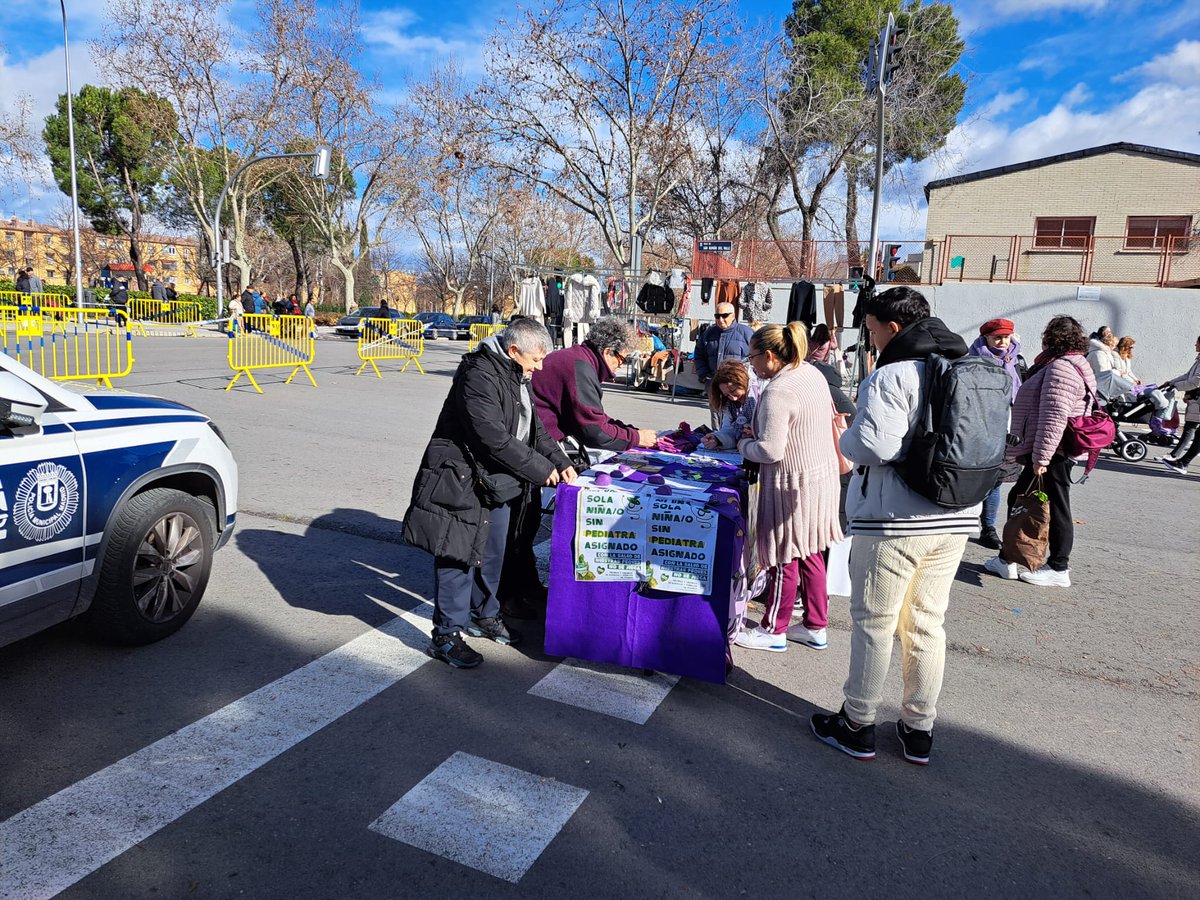 Este ha sido d esos martes q ves lo grande d la  presencia en las calles.

La generosidad d comunicar y acuerpar hace q sepamos q no estamos solas

Haciendo barrio
en la defensa d derechos como 
la NO violencia contra las mujeres, la sanidad la vivienda la justicia social y más