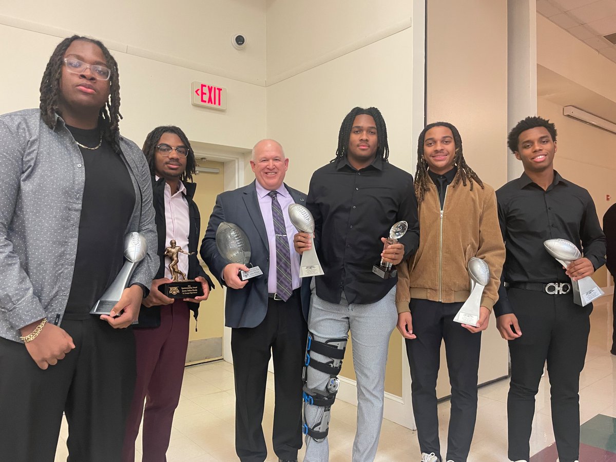 Congrats to our football players who were honored as 3A First Team All-Class Recipients: Manny Alexander, Emory Womack, and Mekhi Smith, (Not pictured: Narei Brown-Washington). Jase Munson-Defensive Player of the Year. DIFCA Sportsmanship Award: Jayson Askins-Brooks