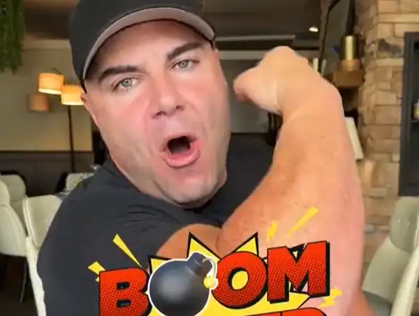 <a href="/KnowMySongWell/">Bobby Z.</a> <a href="/neontaster/">Noam Blum</a> this gets 5 big booms from us! BOOM, BOOM, BOOM, BOOM, BUH BUH BUH BOOM