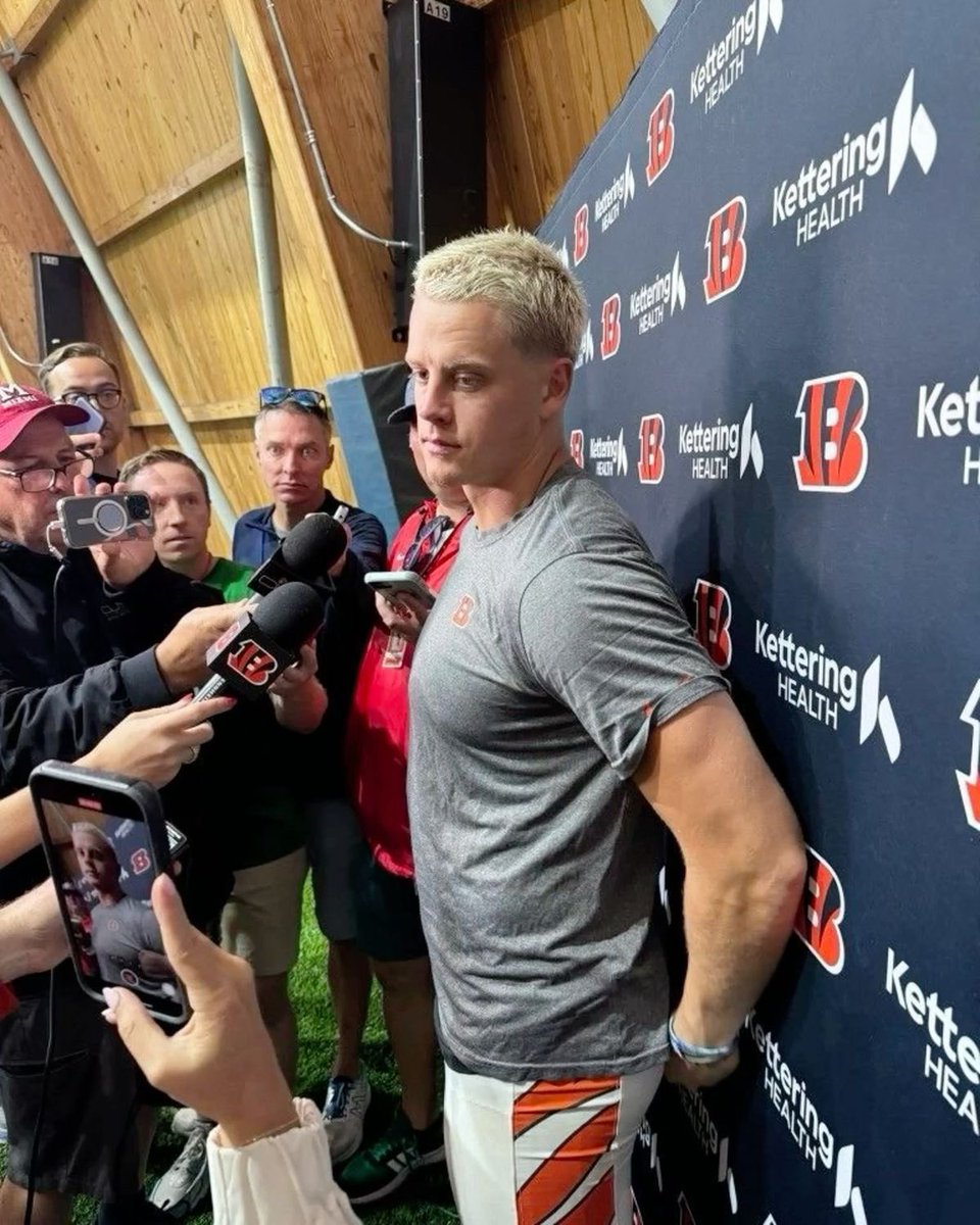 sediciferrari's tweet photo. if you see me being manipulated by a man who looks like this DO NOT save me... im exactly where i wanna be https://t.co/laHvH7S30C