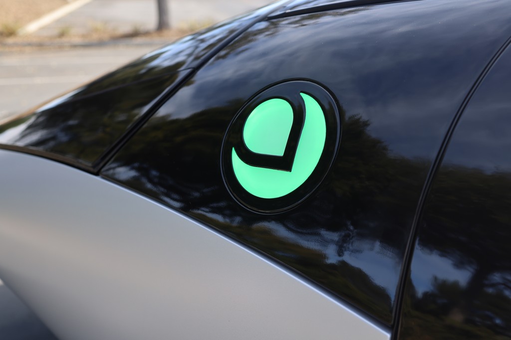 aptera_motors's tweet photo. Soon everyone will know who we are, and how we're changing the world. https://t.co/F9gfqDdVoE