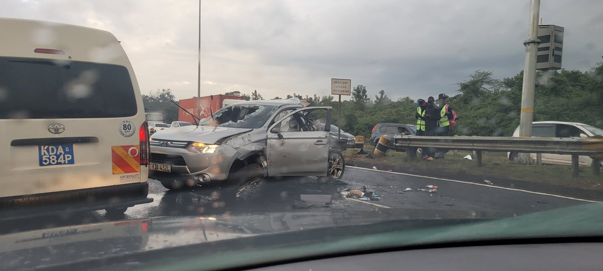 DanielIrukan's tweet photo. Avoid bypass between Karen interchange and Langata/Kibera https://t.co/1E9iigFmge