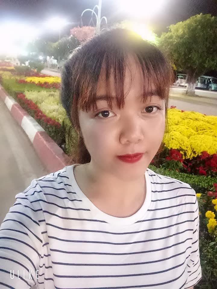 Cần một vòng tay ở phía sau ôm lấy qua mùa tết này,ế quá rồi!