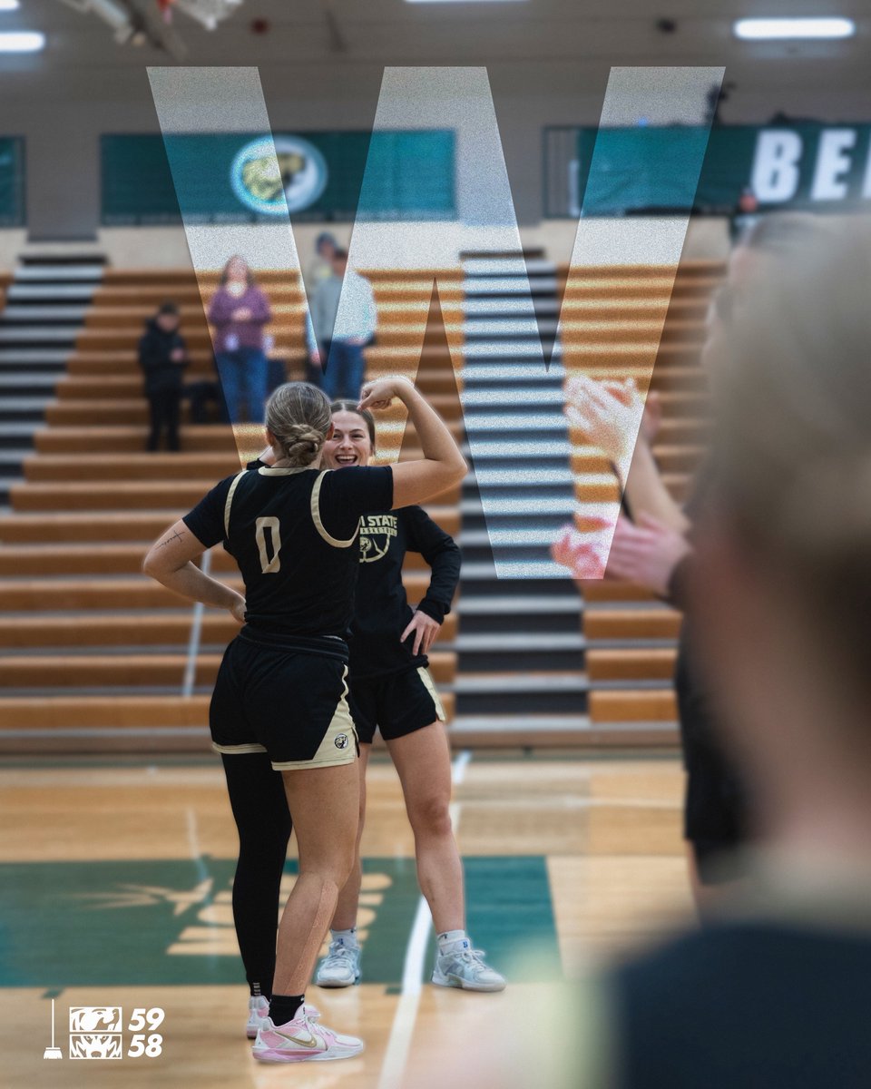 That just completed the 𝓼𝔀𝓮𝓮𝓹 over the huskies for the first time in program history kinda feelin’ 🧹