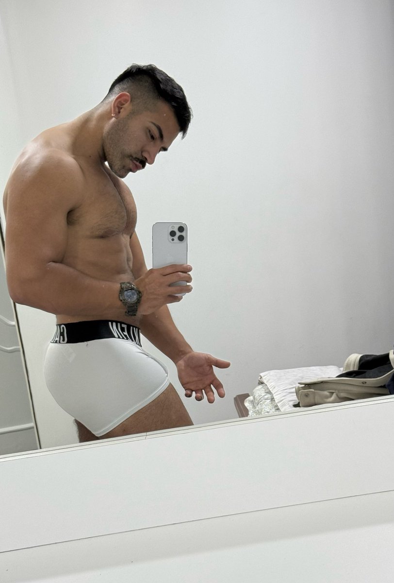 Repostea y te mando un regalo al dm 🔥
Escribe para confirmar 
(Que hacen cuando no tienen con quien culear?)
#hot #men #boxers #gay #sexy #boy
