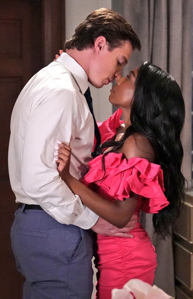 ZEL4LovenGod's tweet image. THE ship                                 the MF hater