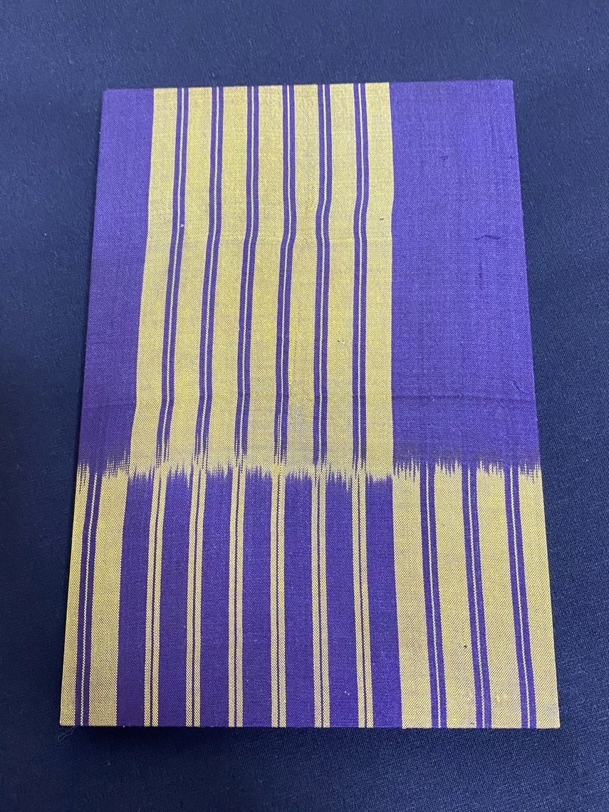 chattyjapan's tweet photo. 連れ出して陽の目を見せたい
着物で御朱印帳を
作っています✂︎🪡
(左)これが(右)これに変身✨✨
多くの方の目に触れますように♡
#老若男女 #神社 #日本固有 #御朱印
#御朱印帳 #着物 #職人 #リサイクル
#madeinjapan #kimono #八掛
#artknowto #goshuinstamp https://t.co/KD4BGMU9O4