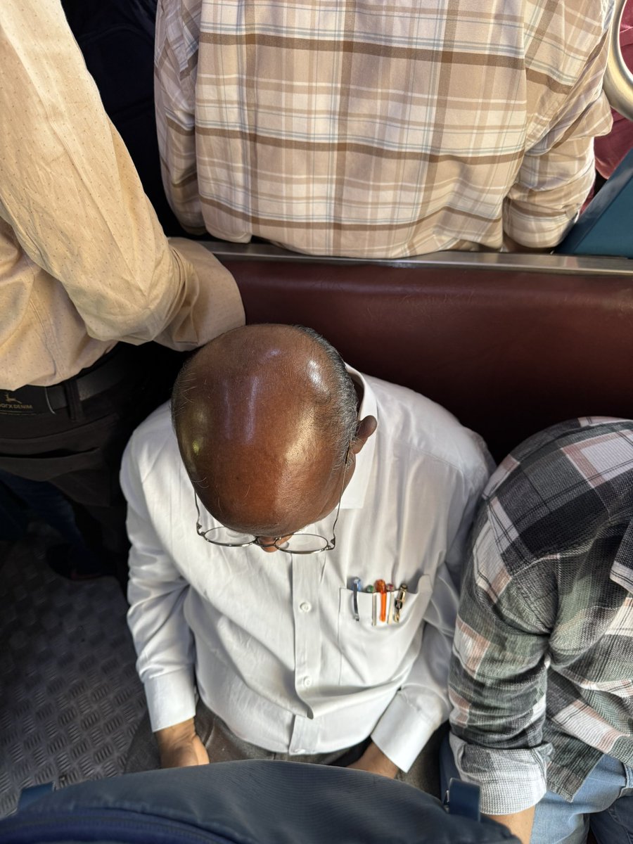 mac_manav9's tweet image. Uncle is prepared for every pen emergency possible