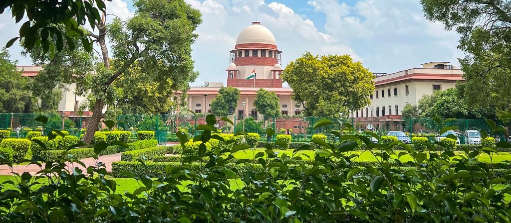 barandbench's tweet image. #BREAKING [Tanvi Behl vs Shrey Goel]

Justice Sudhanshu Dhulia: we have held that reservation which is residence based in PG Medical seats is clearly violative of Article 14. 

#SupremeCourt