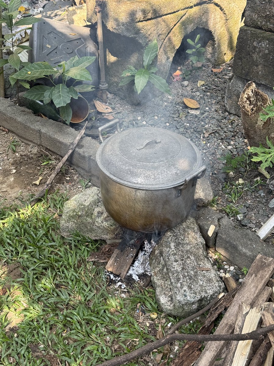 CarefulPerusal's tweet photo. #Bulalo https://t.co/FUE4TK99j5