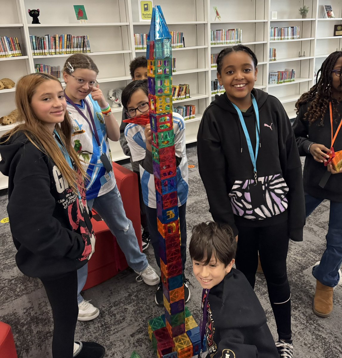 jeneckert11's tweet photo. Creativity and teamwork in the library today! #SumeerSoars https://t.co/SIEchOZDqN