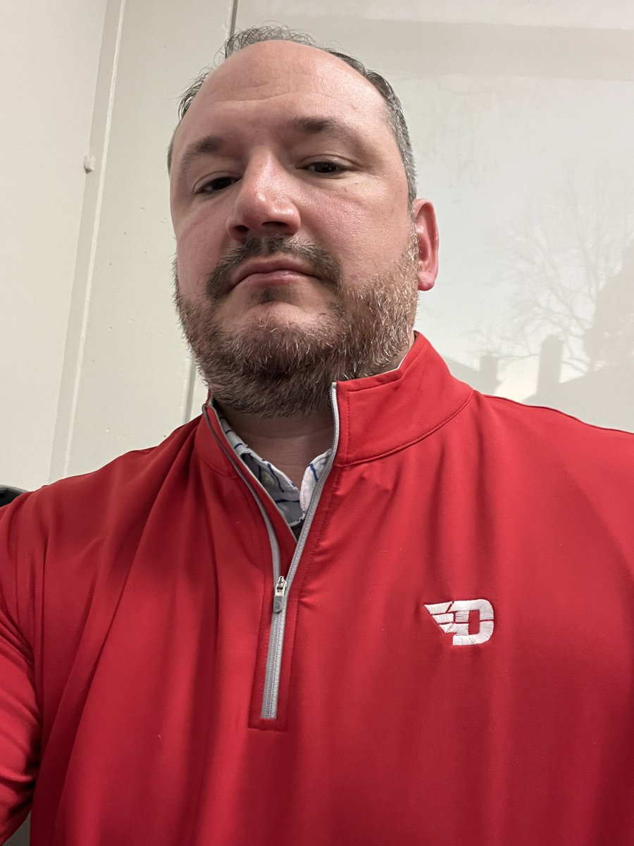 tribebrowns's tweet photo. No flag today - but we #WareRed and are #WestCoastOfficeLOWD https://t.co/27qJVCiGgd