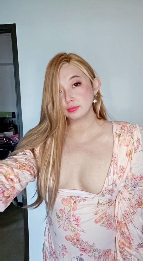 大年初一，大家蛇年顺意

（这套春装好看不？）
@Asperatus99

#春兔 #女装・男の娘 #女装人夫 #sissy
#Crossdresser #伪娘肉便器 https://t.co/uFjTXneicP