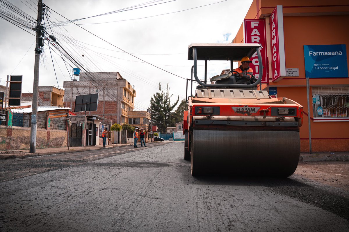 El John Vinueza tweet media