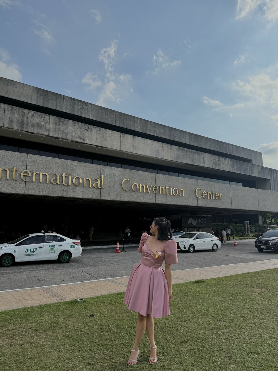 kendallrichelle's tweet photo. Finally a full-fledged CPA

(insert mama) https://t.co/g4MvOHKz93