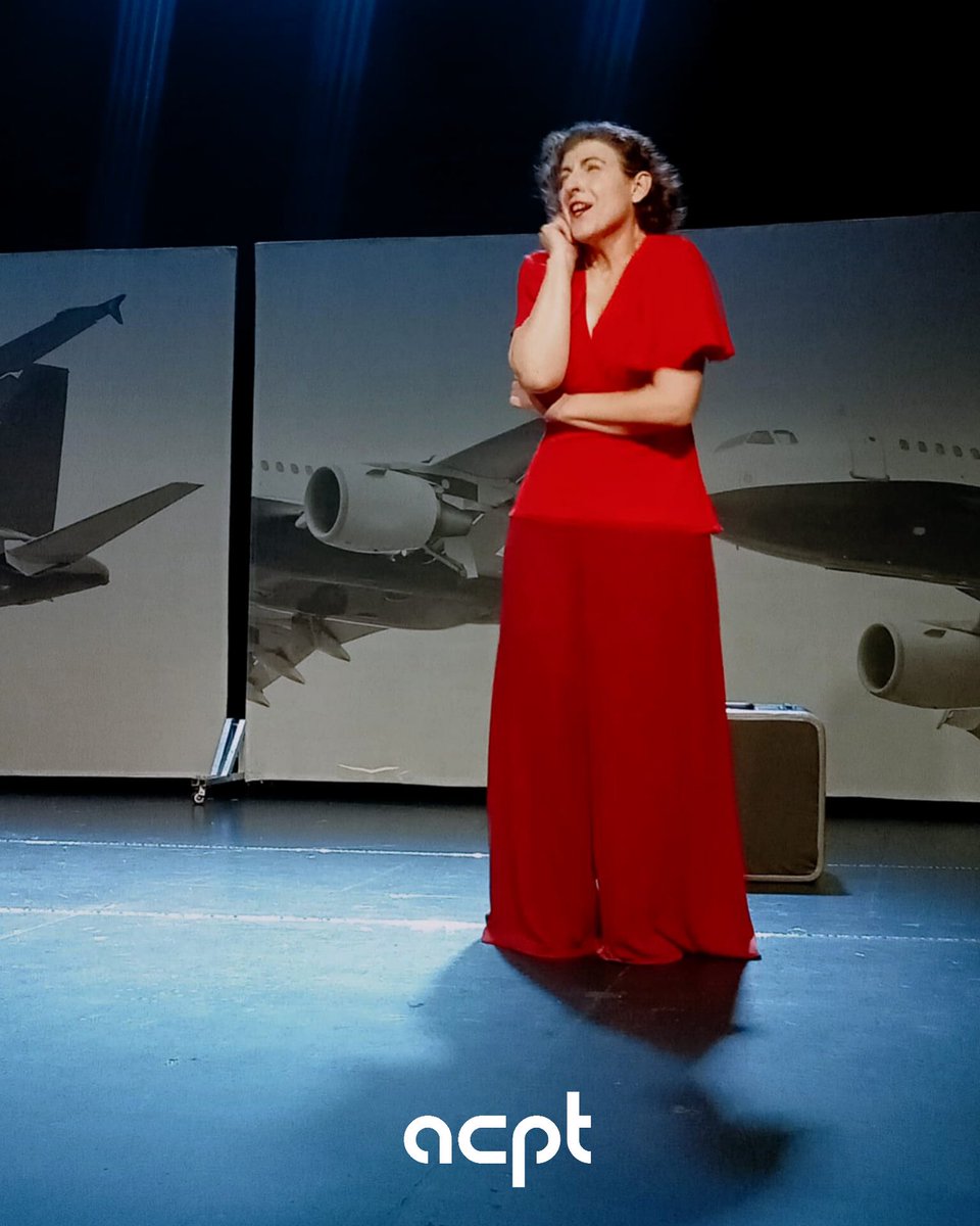 Ya viniste a ver Instrucciones para volar? 
Quedan pocas funciones en la sala Xavier Villaurrutia del <a href="/teatroinbal/">Coordinación Nacional de Teatro</a> atrás del Auditorio nacional. Acompáñanos!

El amor está en el aire