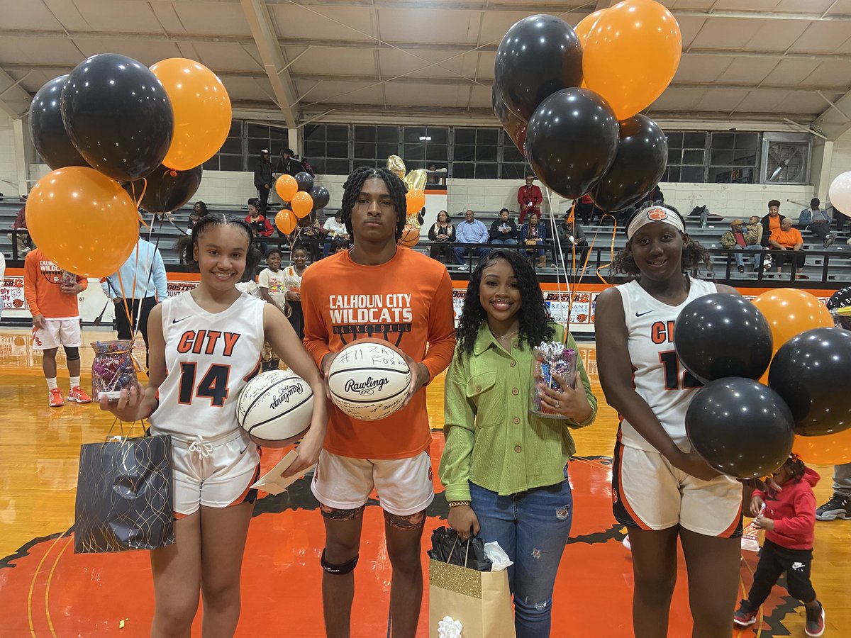 Congratulations to our basketball seniors! 

Thank you for all you’ve done for our program. 

#CalhounCity | #CityPride