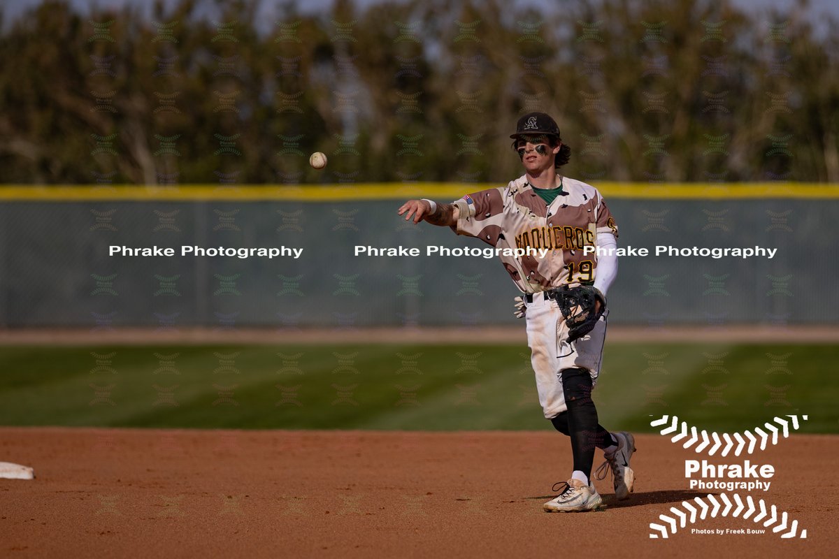 phrakephoto's tweet photo. Easton Rulli (19) 2B Central Arizona Vaqueros @EastonRulli @tohsbaseball #centralazvaqueros #vaqueros #vaquerosbaseball #db9ers #db9
@CAC_BaseballDB9 https://t.co/CkjQvji5IN