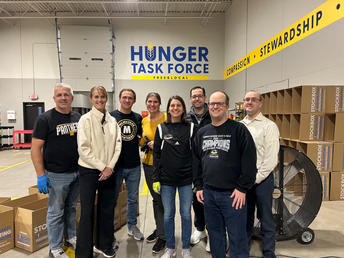 kclitzau's tweet photo. Hunger Task Force Stock Box
#Volunteer #ForTheMKE https://t.co/Kgl2vwdmnw