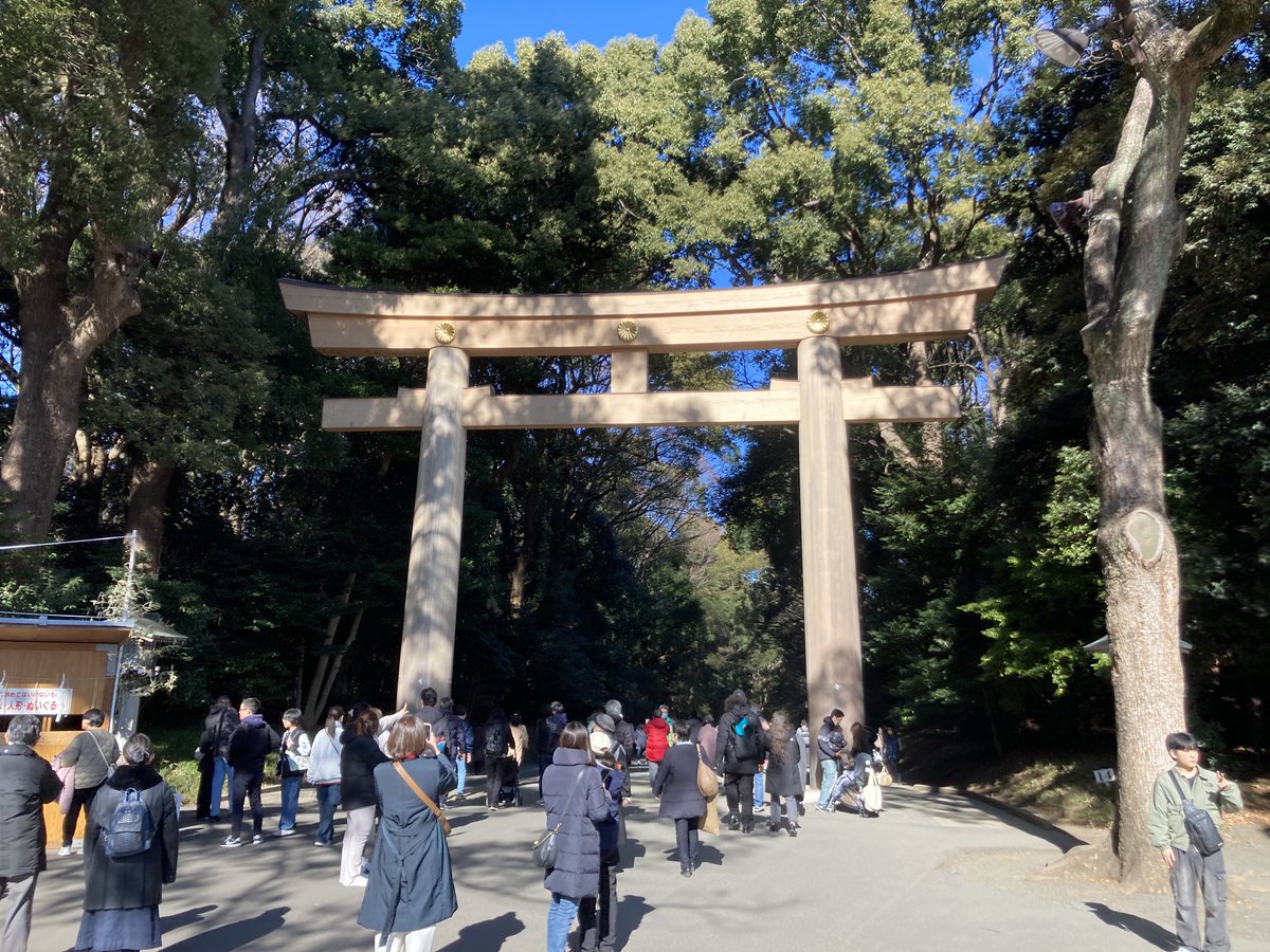 ichikawa_group's tweet photo. 新年のご利益を授かりに、神社へ参拝巡り。
明治神宮と神田明神ですね。
毎年行っておりますが、良いことありそうです。 https://t.co/5mFEVztcYD