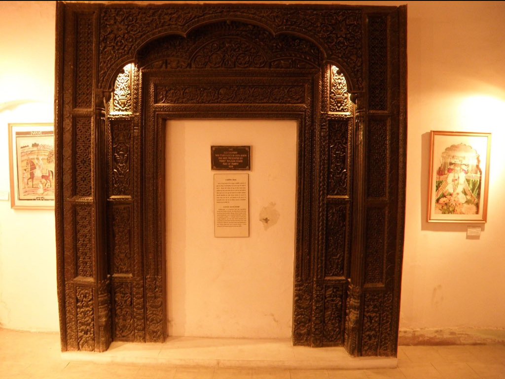 MulaMutha's tweet photo. 29 January 1761 was the day Ahmed Shah Abdali entered Delhi after the battle of Panipat two weeks earlier. The queen Zinat Mahal and her som Jawan Bakht received him.... almost immediately he met the Maratha agent Hingane and sent out messages to the Peshwa to arrange a treaty. He also had to face an unhappy Shuja who soon left for his capital Faizabad. He sent letters to the Jat king and the Rajputs to pay him a tribute. However none did. Contemplating a campaign to force them to do so, his soldiers refused...and by March 1761, he had to leave Delhi and return to his country never to step into the city again...

Marathas returned to the north and became masters of Delhi in 1770 in the reign of Madhav rao Peshwa.

The picture below shows the wooden arch made out of the wood of the tree under which Sadashiv rao Bhau stood in the battle of Panipat. It was a mango tree and became black with blood, earning the epithet 'Kala Amb', today the place where a memorial for the battle stands.

This arch is located at the Panipat museum.

Photograph from 'Solstice at Panipat'. Info about arch on pg 290