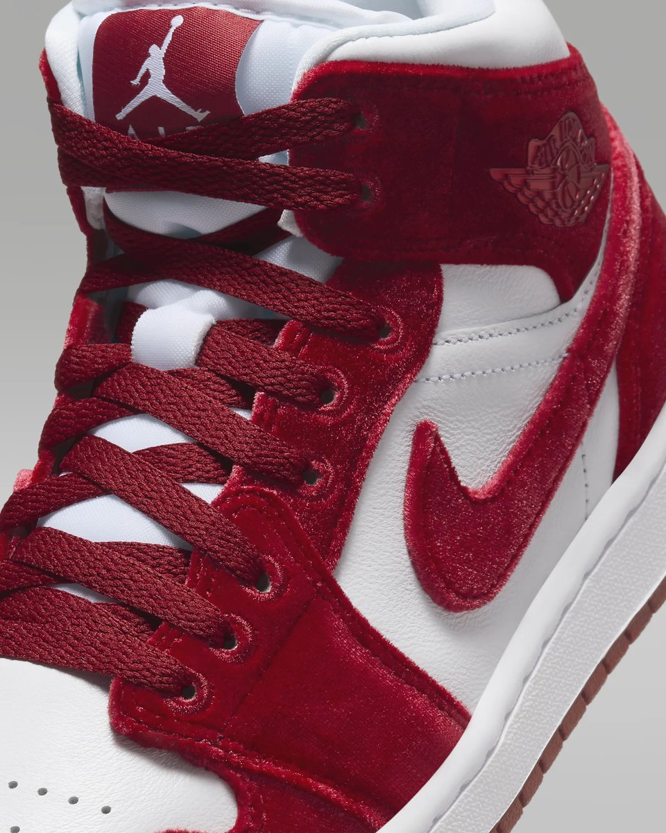 #SneakerScouts tweet media