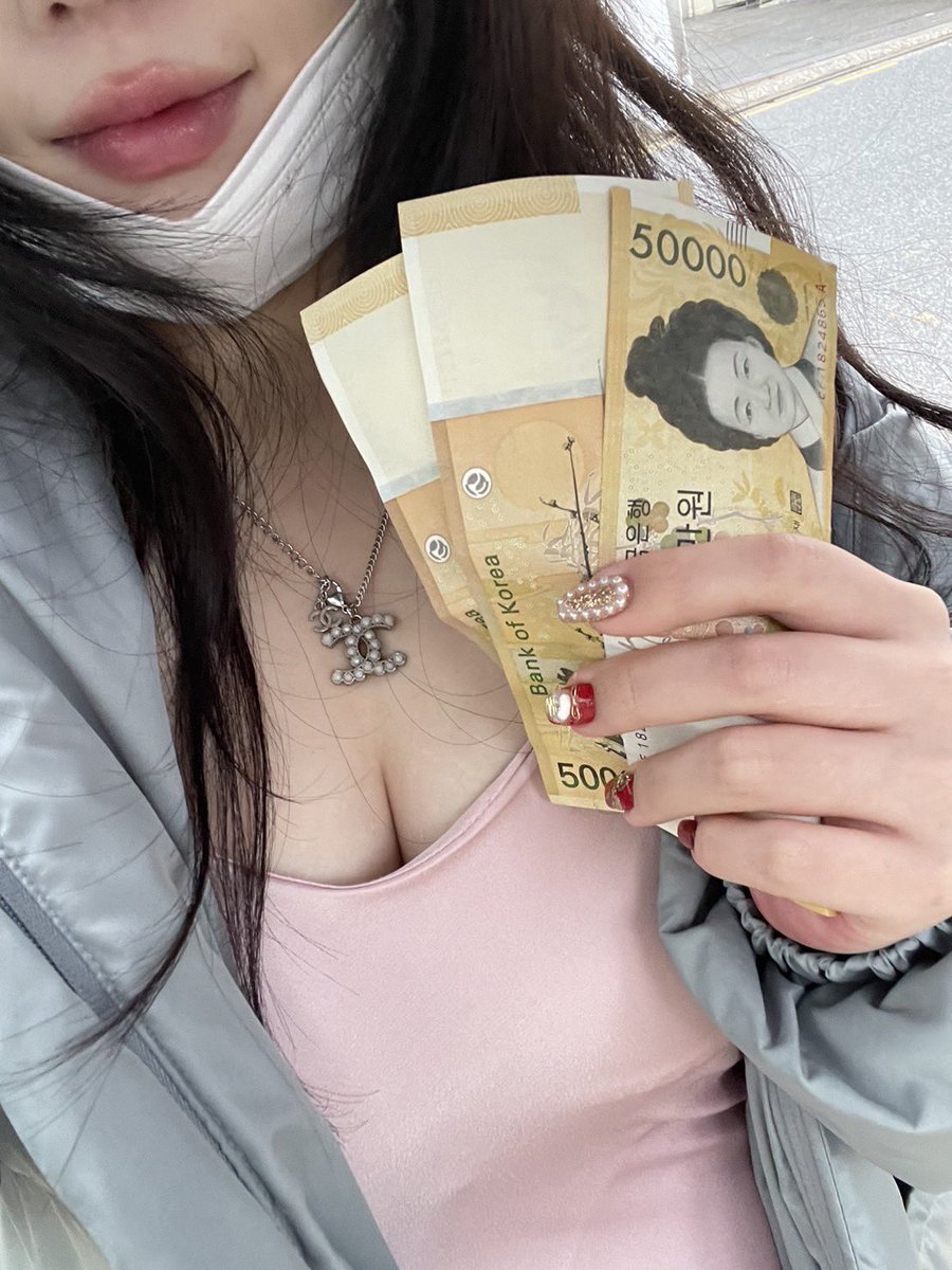 세뱃돈 받았으면 바치러 기어와야지😊

#핀섭 #핀돔 #인간atm #상납 #자지갑 #호구 #상납노예 #인간지갑 #멜섭 #지갑노예 #노견 #여존남비