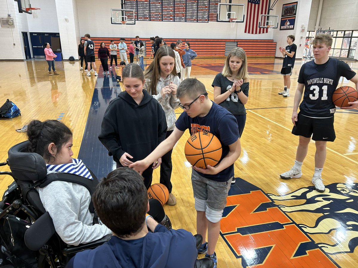 NNHS_Basketball's tweet photo. BEST practice of the year!!! Thank you @NNHS118 for coming today and joining us at our practice!! Was an absolute BLAST having everyone together! Can’t wait for the next one!!! #ItsAGreatDayToBeAHuskie #DrivenToCOMPETE 🏀🐺 https://t.co/GaVdUbJEiG