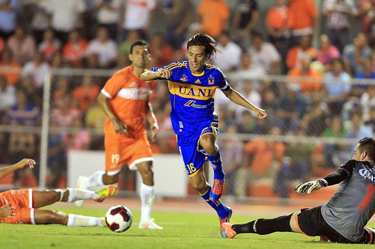 Betostonecjs's tweet photo. 📸⚽️Las Postales del Recuerdo, @luquitaslobos en su paso por @TigresOficial,un crack de los mejores jugadores en la historia del Club.
🟨🟦🟨
#UANL #EstoEsTigres 🐯
#SiempreContigo 👊
#LucasLobos 🇦🇷🇲🇽 https://t.co/LYvnGbk7Fy