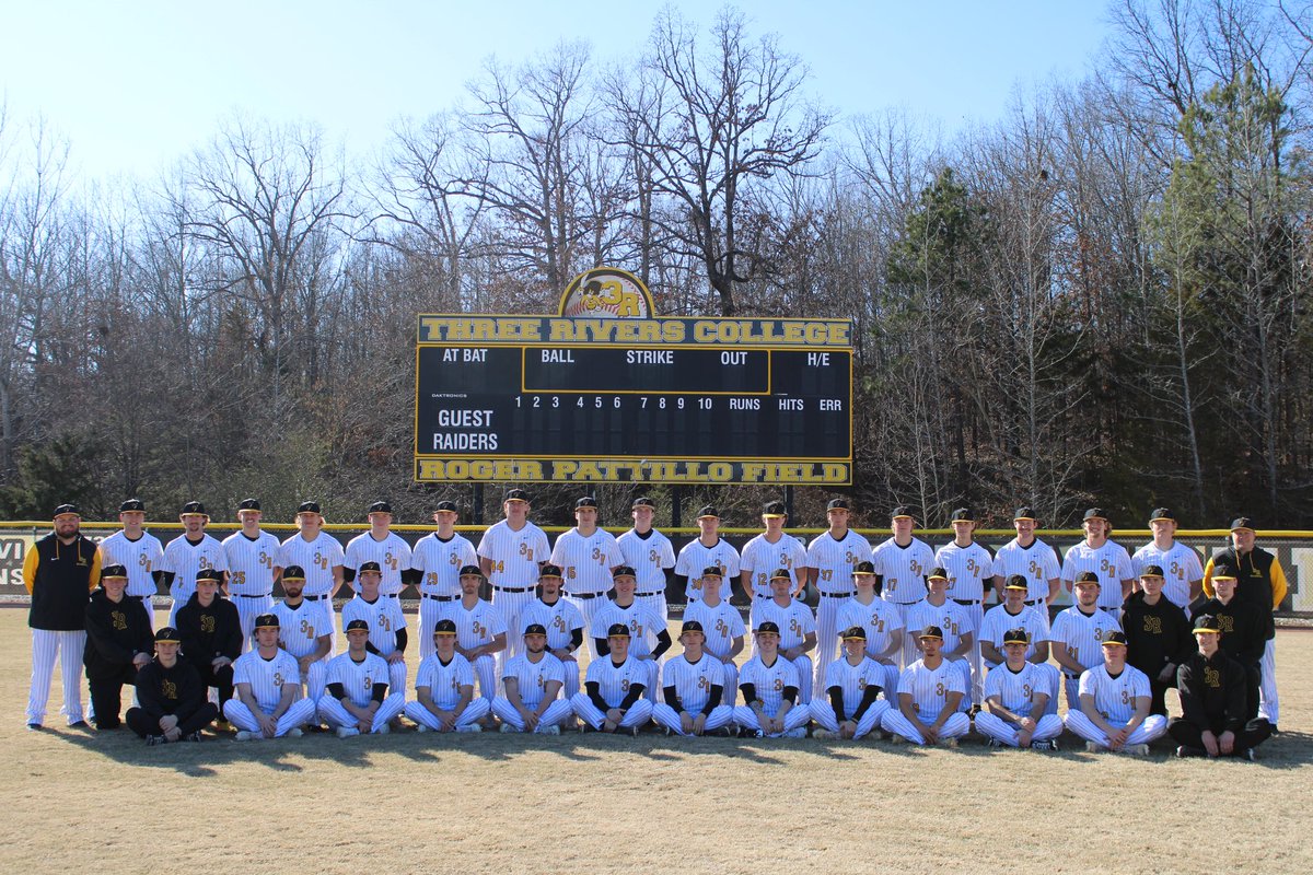Smithin_It_Up's tweet photo. @3rbaseball Raiders ready to get rolling this spring. Excited to see what this group will accomplish. https://t.co/DncNFGCDMo