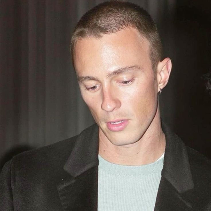 _starboys's tweet image. this beautiful man