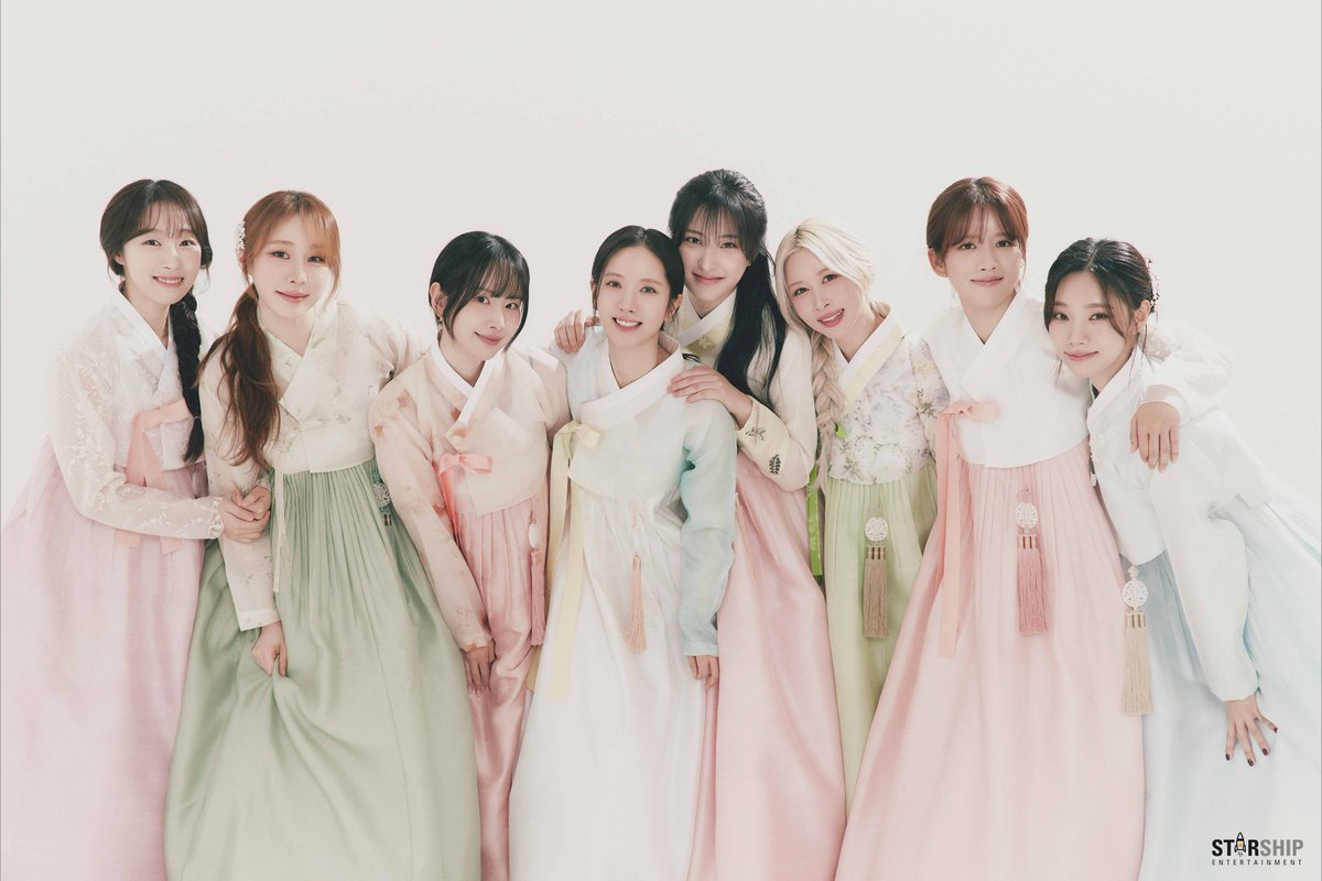 kbsworld_enter's tweet photo. 우주소녀, 2025년 새해 깜짝 근황 공개 '우리 우정아, 우정해♥'

우주소녀, 설 연휴 여는 한복 비주얼..."새해에는 더 많이 웃고 행복하세요"

우주소녀, 다채로운 새해 인사...”즐겁고 건강한 설 연휴 보내세요”

[사진 = 스타쉽엔터테인먼트]

#우주소녀 #WJSN https://t.co/q4lAjXC8pl