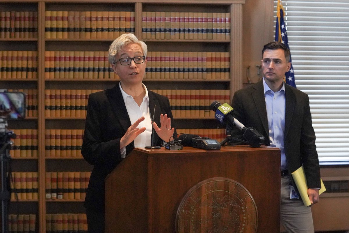 Governor Tina Kotek tweet media
