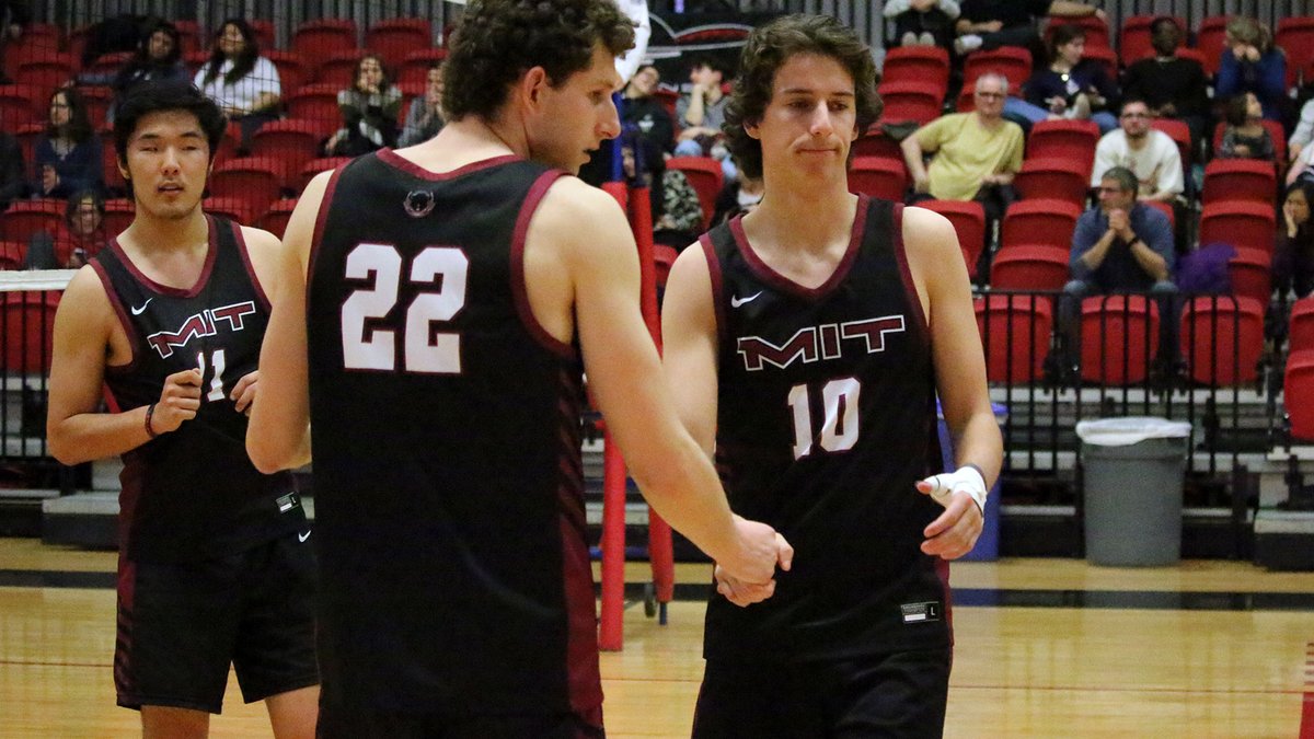 MITAthletics's tweet image. No. 17 Men's Volleyball Earns 3-0 Road Win Over Emerson

RECAP ➡️ tinyurl.com/2cfnxdja

• Senior Riley Oh led the way for the Engineers with 10 digs, 28 assists and two aces.
• First-year Kristof Spellen finished with eight kills

#RollTech