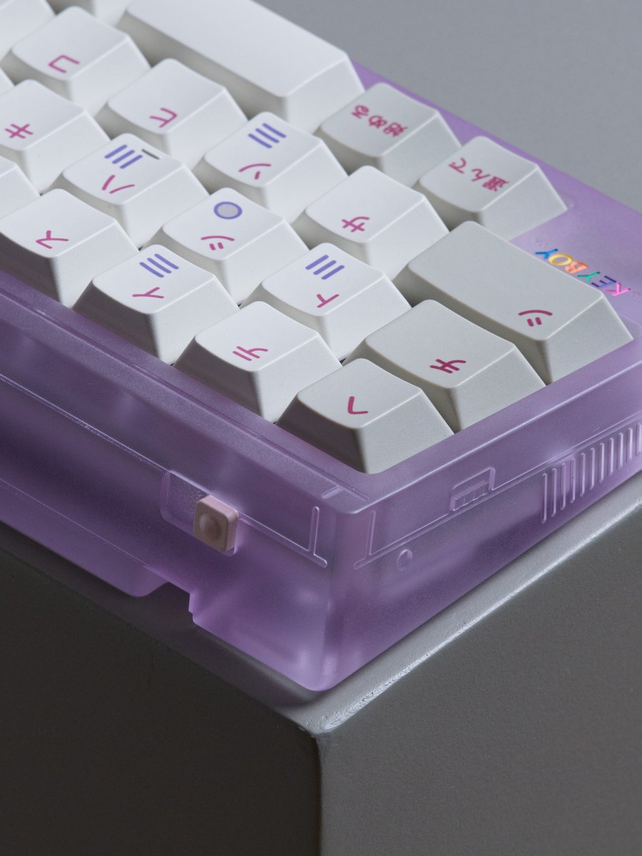 otosalex's tweet photo. The GB34, aka the Keyboy. 

Assembled this for a client, what a treat this was.

Also yes, we are missing a key so we had to use a substitute. 😂 https://t.co/eTU2lNeF1C