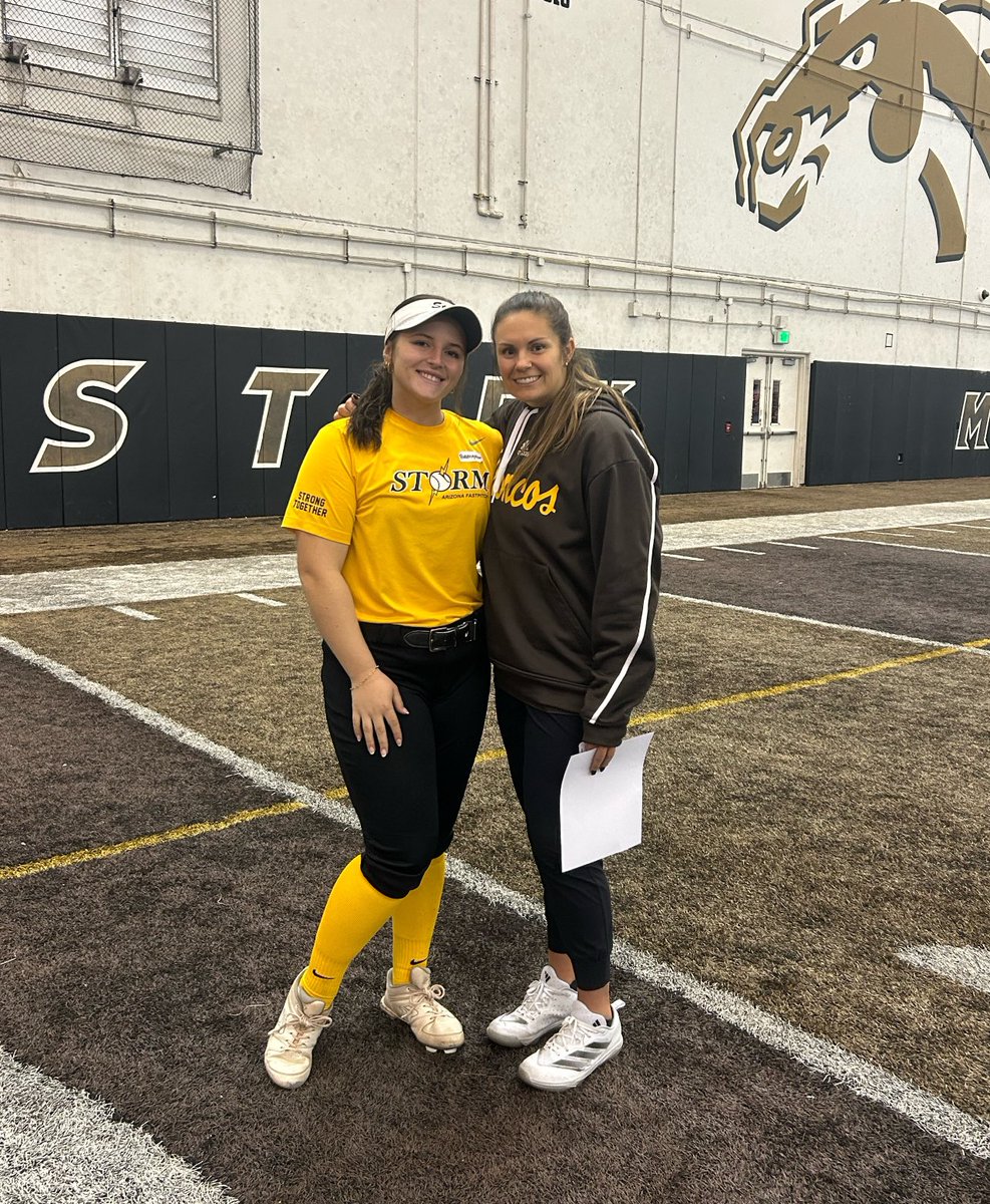 Thank you to the Western Michigan softball coaching staff for hosting such an amazing camp! Go broncos💛🤎<a href="/WMUSoftball/">Western Michigan Softball</a>