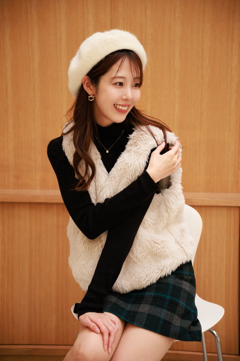 tadanatchan's tweet photo. 👢🎧🤍 https://t.co/WYfR8WZLcC