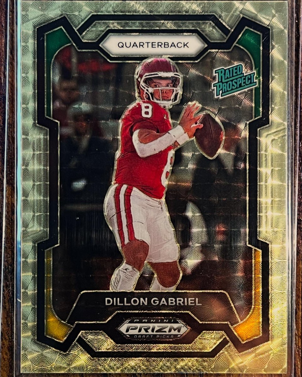 lyonsh1's tweet photo. @_dillongabriel_  I would like to see about hopefully getting this autographed! 1/1 Prizm Draft Rated Prospect Gold Vinyl https://t.co/8iz3aDIc8m