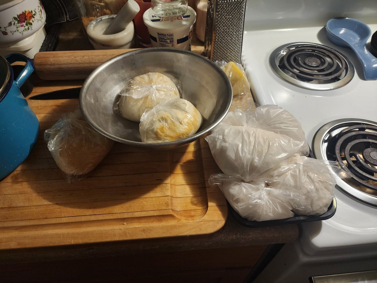 LuGuru2324's tweet image. DONT KNOW HOW TO BAKE OR MAKE YOUR OWN FOOD... ESPECIALLY BREAD....U BETTER LEARN OR STARVE . ITS HOW LIFE SHOULD BE ! #X #baking #Scratchcooking #Cooking #Chef #HealthyEating #perfectlifestyle