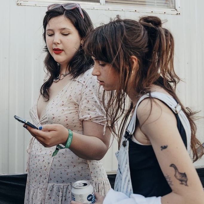 raspberhrriies's tweet photo. clairo and lucy dacus https://t.co/r8Lsg8RRsF